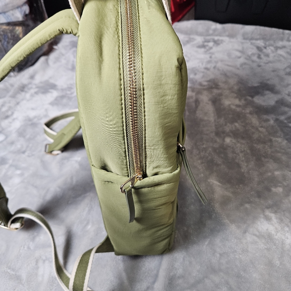 New Universal Thread Green Square Backpack - image 5